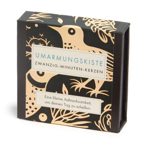 Signature Collection - Hug in a Box (Folk) DE